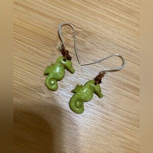 Seahorse earrings 💚